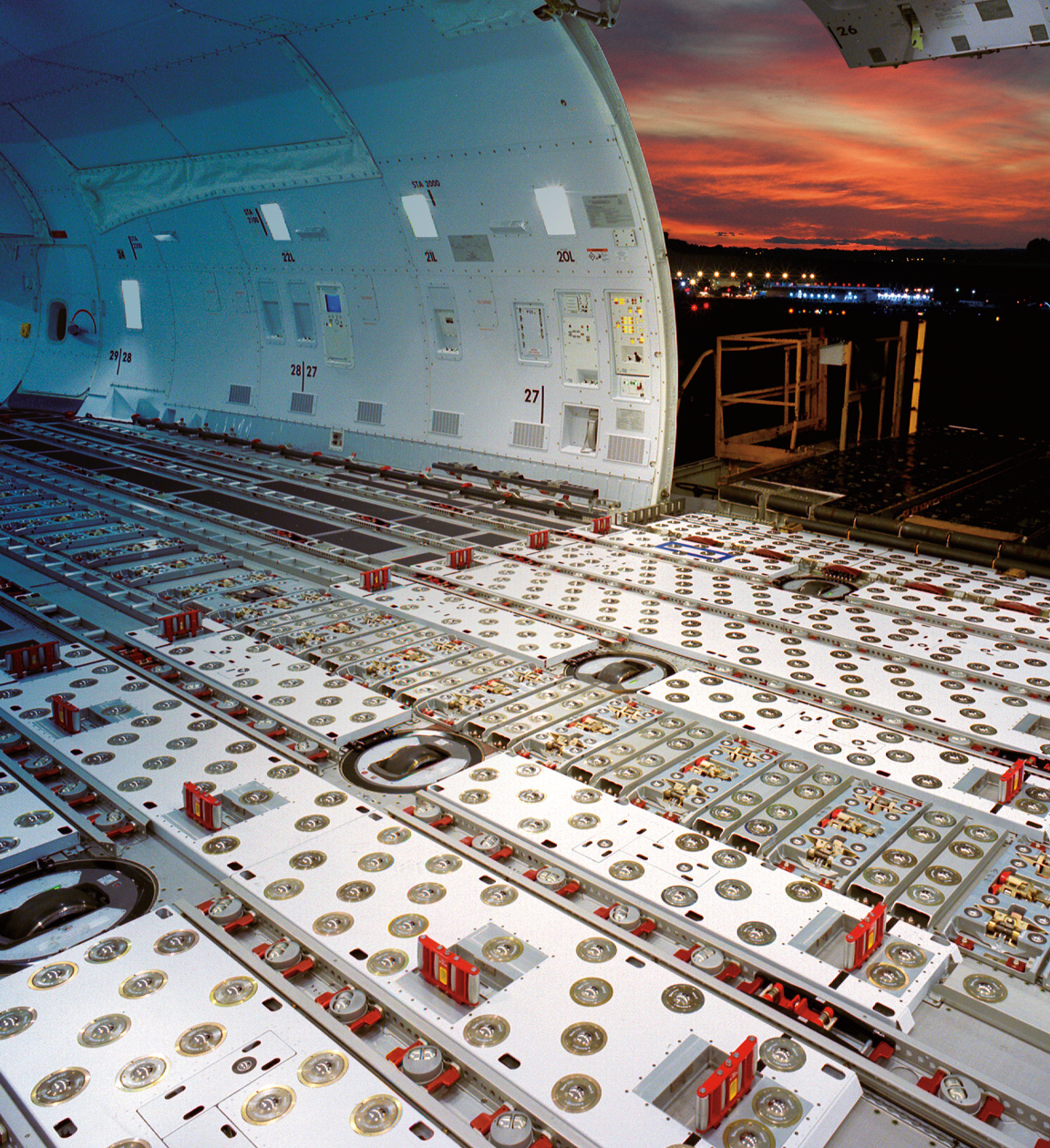 747 side cargo door